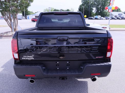 Used 2024 Honda Ridgeline Sport image 5