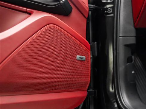 Used 2023 Porsche Cayenne Platinum Edition image 28