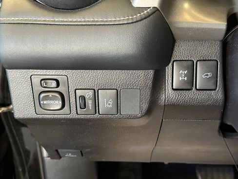 Used 2018 Toyota RAV4 Adventure AWD/4WD image 18
