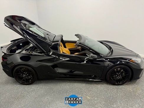 Used 2023 Chevrolet Corvette Z06 image 2