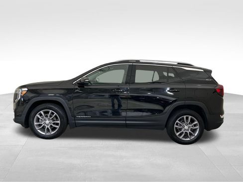 Used 2024 GMC Terrain SLT AWD/4WD image 2