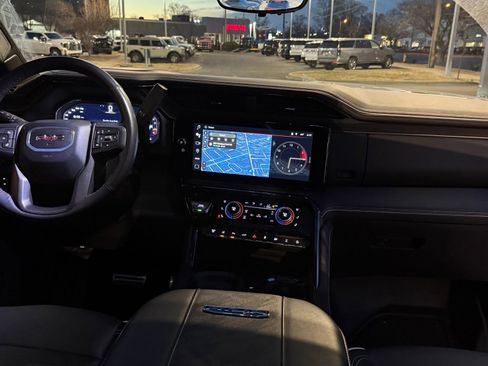 Used 2024 GMC Sierra 2500 AT4X image 20