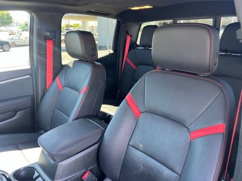 Used 2023 Chevrolet Colorado Z71 w/ Z71 Convenience Package 2 AWD/4WD image 15