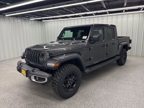New 2026 Jeep Gladiator Sport AWD/4WD image 2