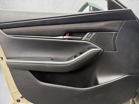 Used 2024 MAZDA MAZDA3 s image 9
