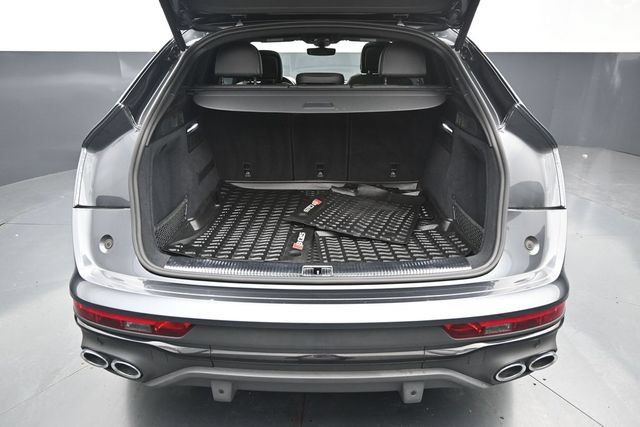 Used 2023 Audi SQ5 Prestige w/ Prestige Package AWD/4WD image 9