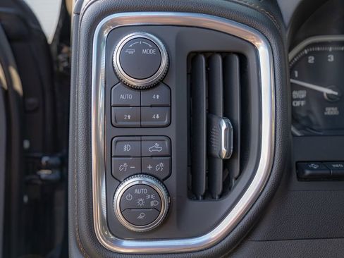 Used 2020 GMC Sierra 1500 AT4 w/ AT4 Premium Package image 17