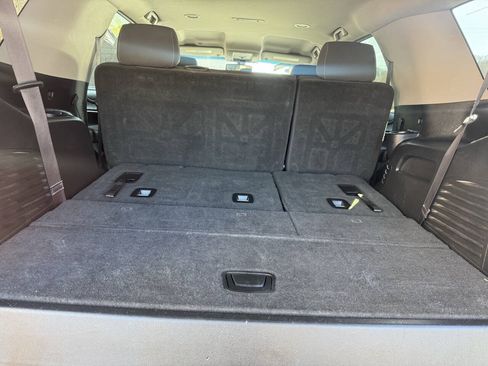 Used 2017 GMC Yukon SLE w/ HD Trailering Package AWD/4WD image 8