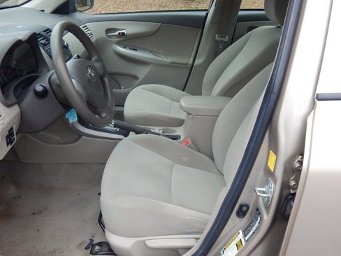 Used 2010 Toyota Corolla image 10