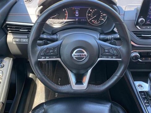 Used 2022 Nissan Altima 2.5 SR FWD image 7
