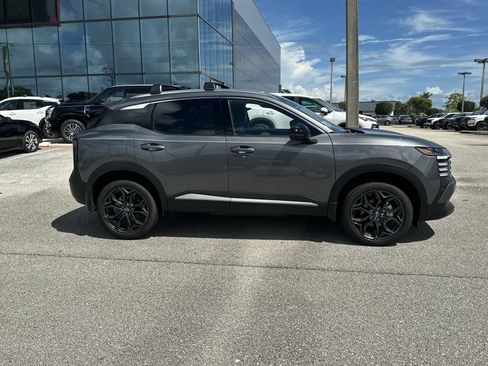 New 2026 Nissan Kicks SR FWD image 5