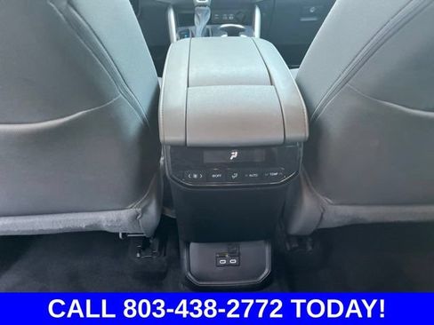 Used 2024 Toyota Highlander LE FWD image 16