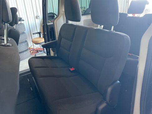 Used 2020 Dodge Grand Caravan SE w/ SE Plus Group FWD image 14