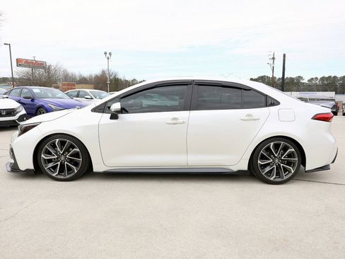 Used 2020 Toyota Corolla XSE image 3
