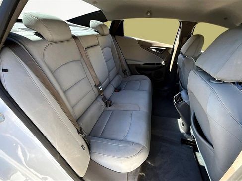 Used 2020 Chevrolet Malibu LT image 27