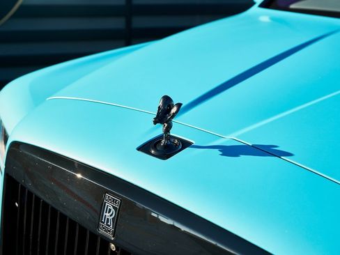 Used 2022 Rolls-Royce Cullinan Black Badge w/ Dark Exterior Package image 8