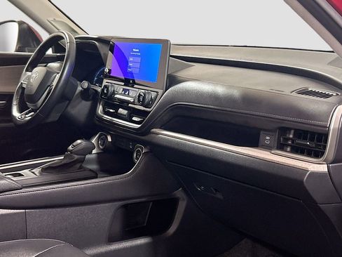 Used 2024 Toyota Grand Highlander Limited AWD/4WD image 28