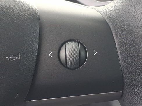 Used 2020 Tesla Model 3 Standard Range RWD image 9