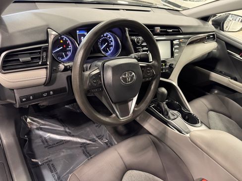 Used 2019 Toyota Camry LE image 14