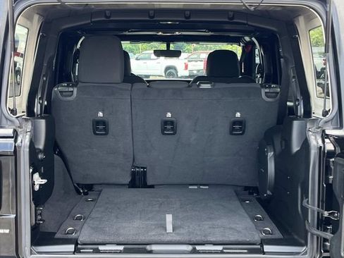 Used 2021 Jeep Wrangler Unlimited Rubicon AWD/4WD image 6