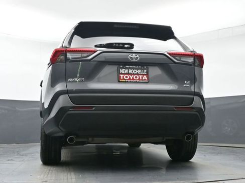 Certified 2021 Toyota RAV4 LE AWD/4WD image 31