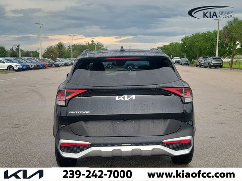Certified 2025 Kia Sportage EX w/ Premium Package FWD image 5