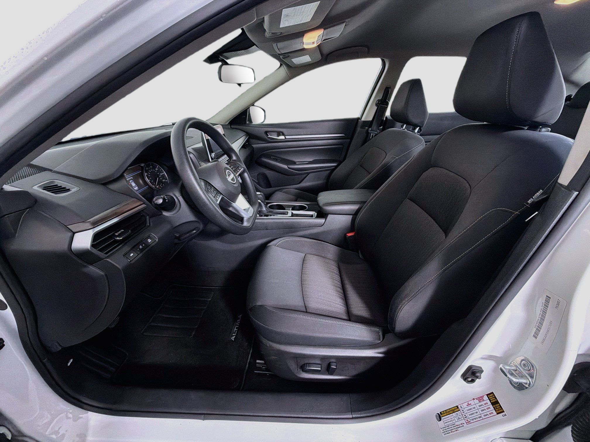 Used 2024 Nissan Altima 2.5 SV FWD image 13