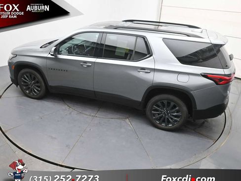 Used 2023 Chevrolet Traverse RS image 27