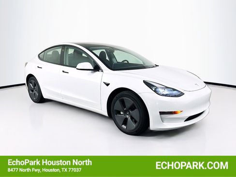 Used 2023 Tesla Model 3 Standard Range image 1