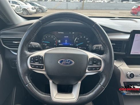 Used 2022 Ford Explorer XLT w/ Equipment Group 202A image 19