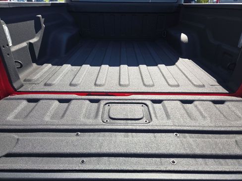 Used 2023 Jeep Gladiator Sport AWD/4WD image 15