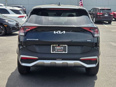 Used 2023 Kia Sportage LX AWD/4WD image 5