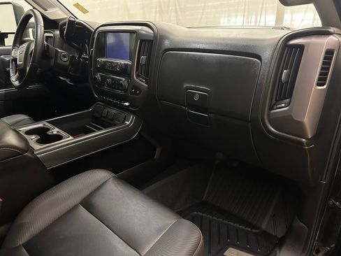 Used 2018 GMC Sierra 2500 SLT w/ Duramax Plus Package AWD/4WD image 18