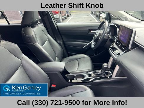 Used 2023 Toyota Corolla Cross XLE w/ Convenience Package FWD image 59