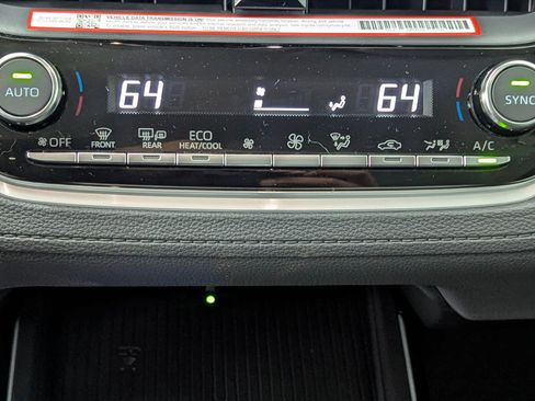 Used 2026 Toyota Corolla Cross XLE image 26