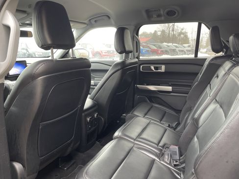 Certified 2020 Ford Explorer XLT w/ Equipment Group 202A image 11
