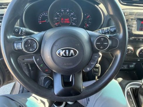 Used 2015 Kia Soul FWD image 10