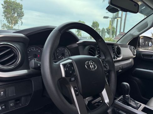 Used 2022 Toyota Tacoma SR5 AWD/4WD image 22