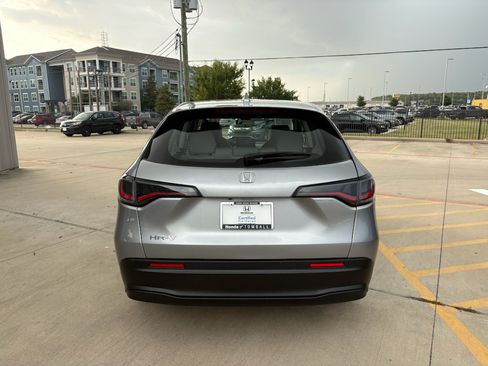 Certified 2025 Honda HR-V LX image 7