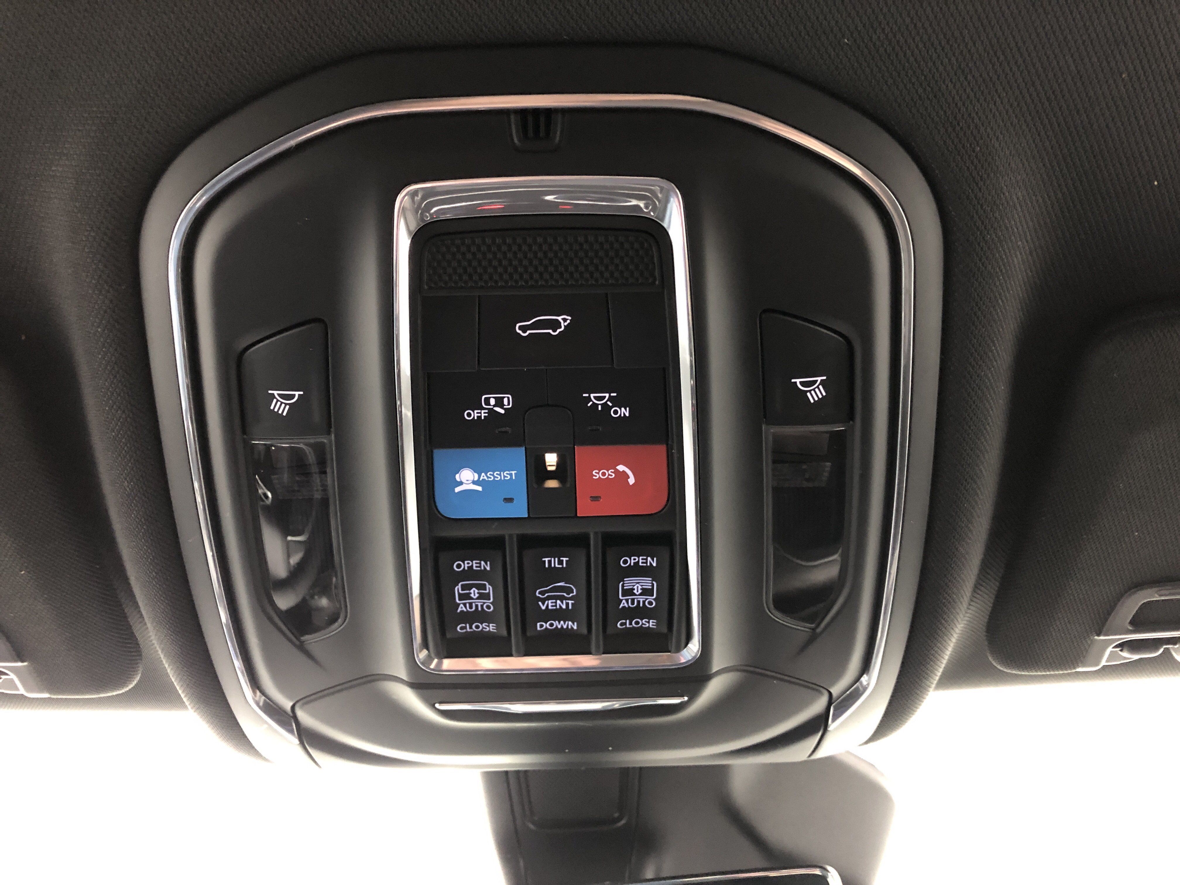 Certified 2024 Jeep Grand Cherokee Limited w/ Luxury Tech Group II AWD/4WD image 19