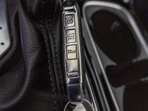 Used 2023 Kia Carnival SX image 28