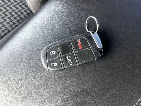 Used 2019 Dodge Challenger SXT RWD image 10
