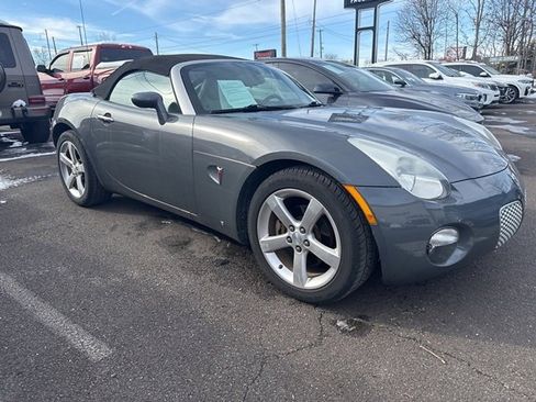 Used 2008 Pontiac Solstice Convertible w/ Premium Package image 1