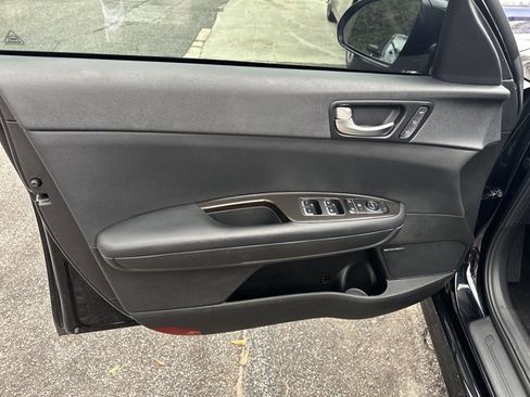 Used 2020 Kia Optima Premium image 11