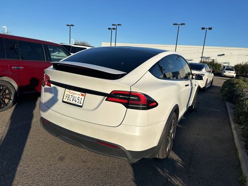 Used 2022 Tesla Model X image 6