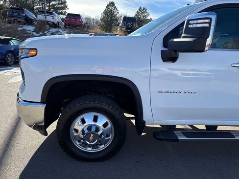 Used 2024 Chevrolet Silverado 3500 LTZ w/ LTZ Convenience Package image 32