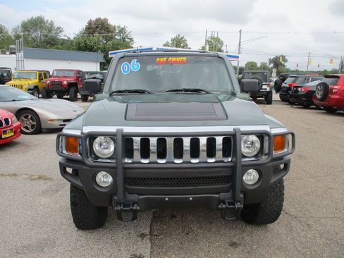 Used 2006 HUMMER H3 image 3