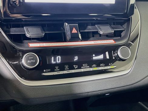 Certified 2025 Toyota Corolla LE FWD image 14