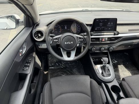 Used 2022 Kia Forte LXS FWD image 14