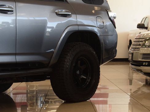 Used 2015 Toyota 4Runner Trail AWD/4WD image 18